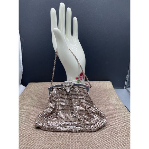 Vintage WHITING & DAVIS Silver Mesh Kiss lock Evening Bag Purse Made In USA 2945 - Picture 12 of 12